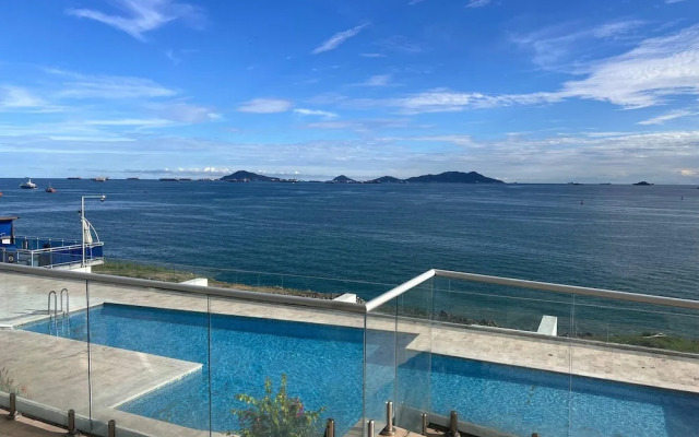 Apartment in the Causeway Amador