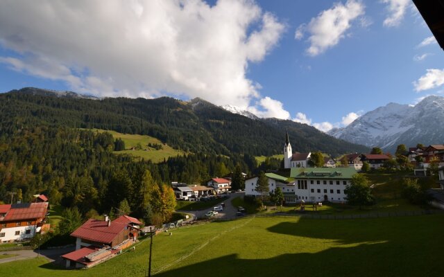 ALP-CHALET Ferienwohnungen Kleinwalsertal