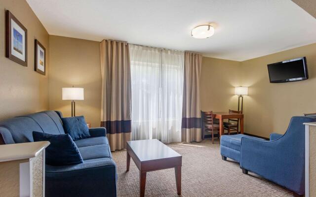 Comfort Inn and Suites Pittsburg