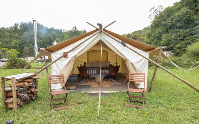 Under Canvas Great Smoky Mountains