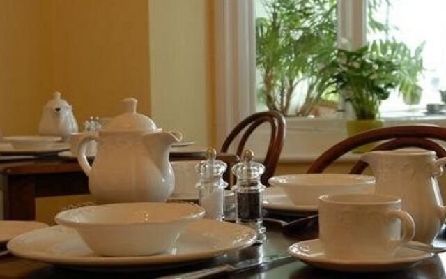 Breakers Bed & Breakfast
