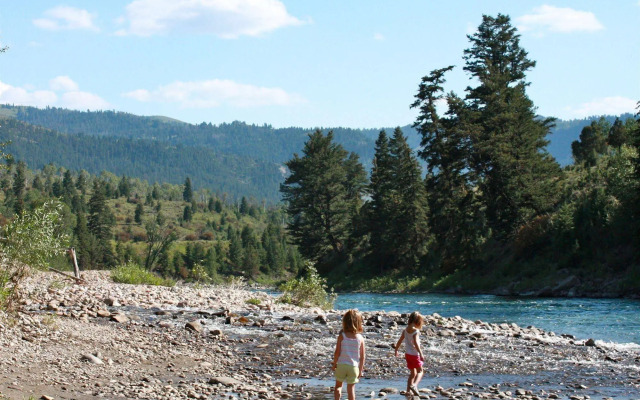 Snake River Cabin Village