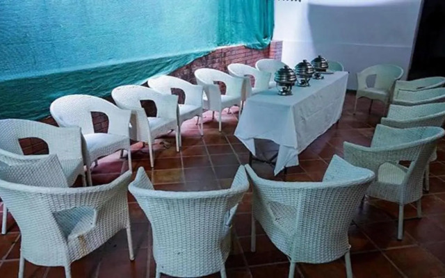 Fabexpress Highway Residency