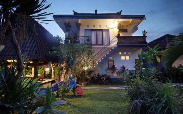 Loris Homestay