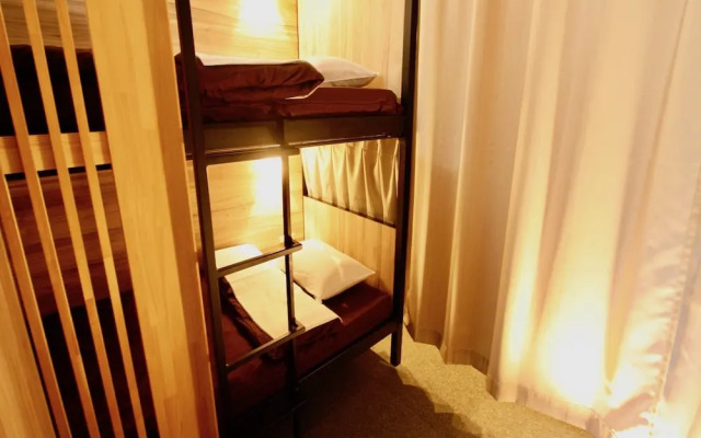 Namba Guesthouse HIVE - Hostel