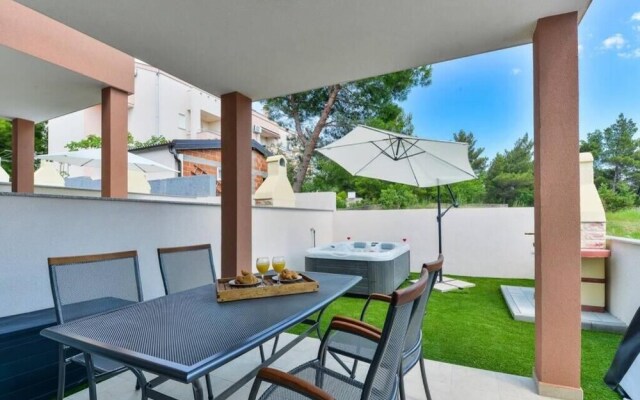 Cascade villas with private garden and jacuzzi
