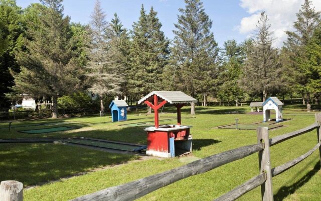 Sun Retreats Adirondack Gateway