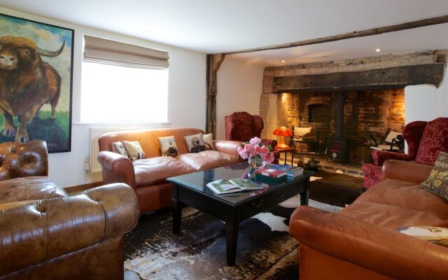 Eckington Manor