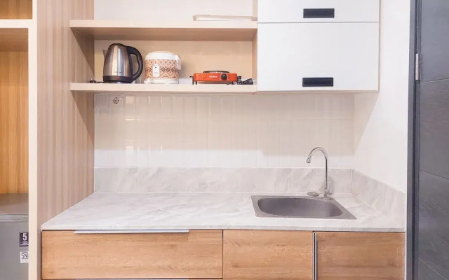 Good Choice And Homey Studio Apartment At Collins Boulevard