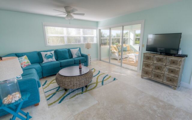 Shells and Sunshine Apartment 3