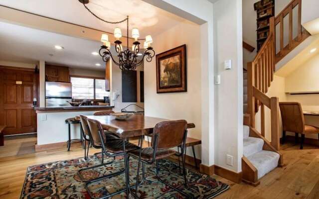 3 Bedroom Antlers Vacation Rental With Incredible Slopeside Views and Just a Short Walk to Gondola and Lionshead Village