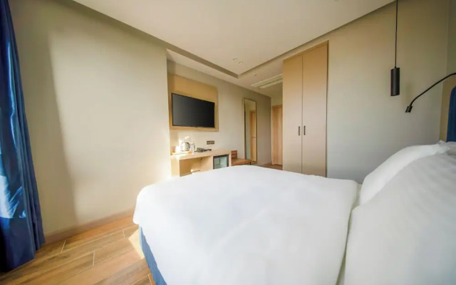 The Palm Bosphorus Hotel