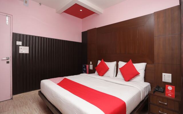 OYO 11061 Hotel Awesome
