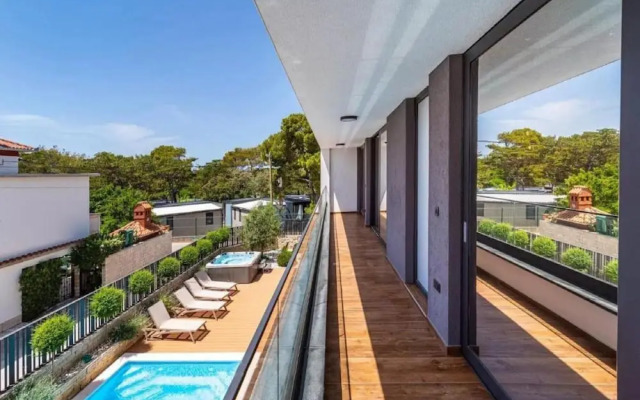 Villa Alpha - Four Bedroom Villa With Swimming Pool