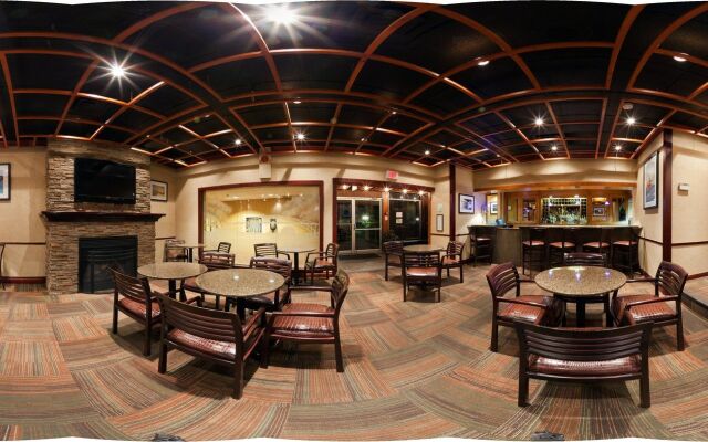 Four Points by Sheraton Point Edward Sarnia