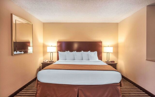 Quality Inn & Suites Vancouver - Hazel Dell
