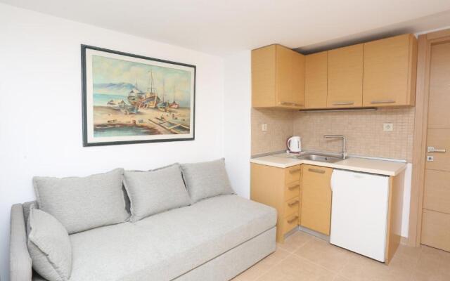 Villa The View - Beachfront, 5 Bedrooms, BBQ, View