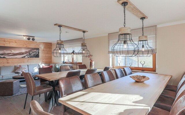 Luxurious Chalet Near Ski Lift in Hopfgarten