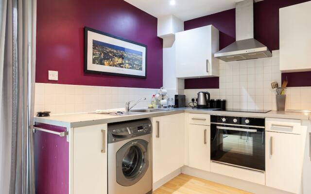 Lakeside view - Manchester townhouse