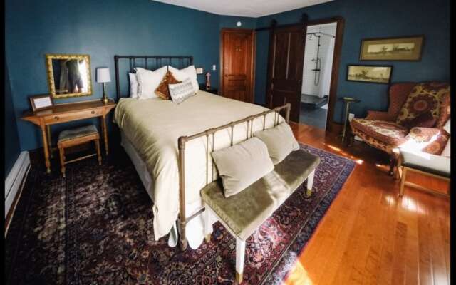 Burdett House Bed & Breakfast