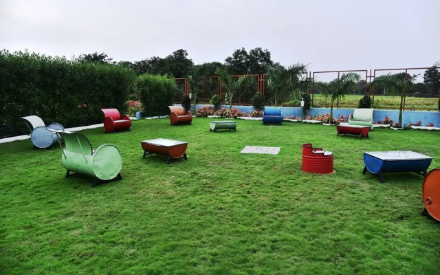Carina Retreat Resort
