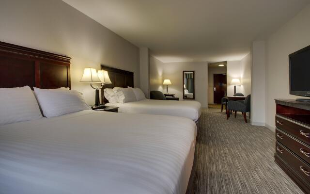 Holiday Inn Express Hotel & Suites Middleboro Raynham, an IHG Hotel