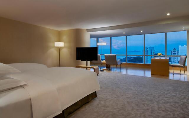 Crowne Plaza Zhuhai City Center by IHG
