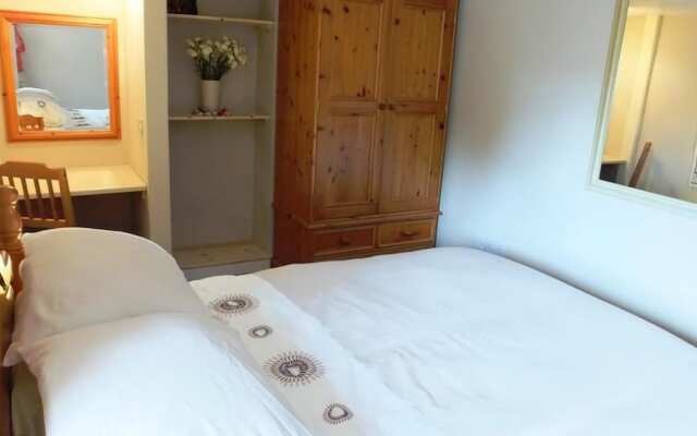 Cosheston Apartments 5