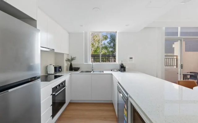 Stylish 2-bed Apartment With Pool in Camperdown