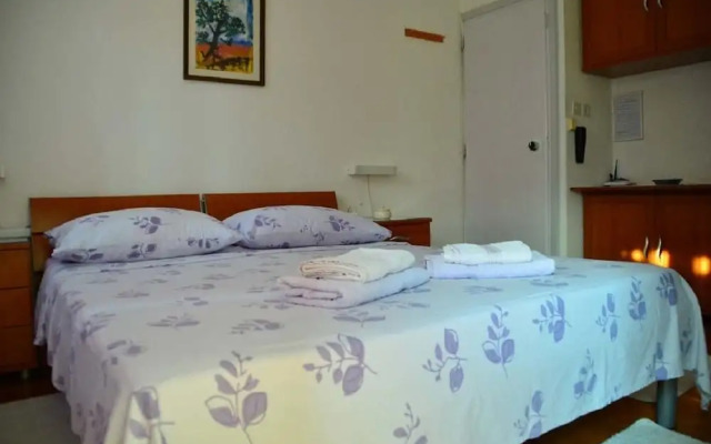 Cvita - 150 m From Pebble Beach - SA3