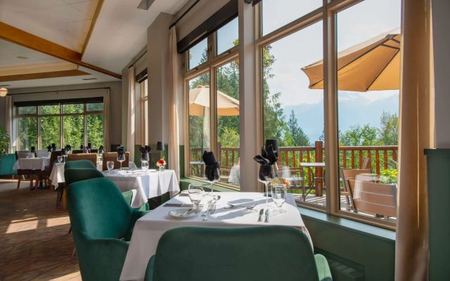 Coast Hillcrest Hotel