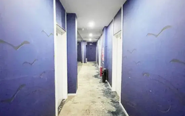 Tianyue Theme Hotel (Daoxian Wanhe Century City)