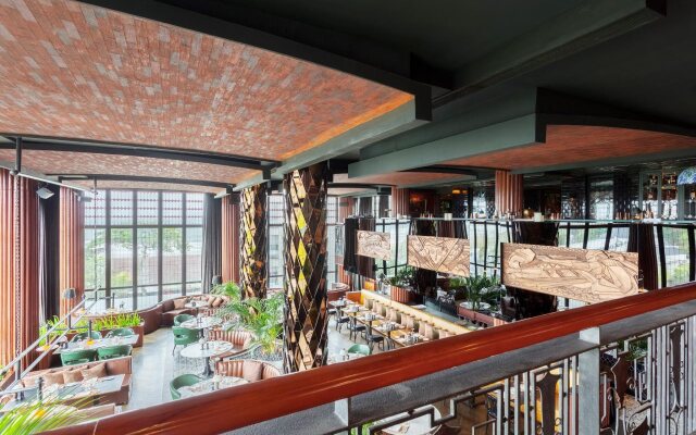 Double-Six Luxury Hotel