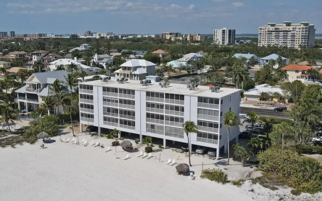 Castle Beach 402