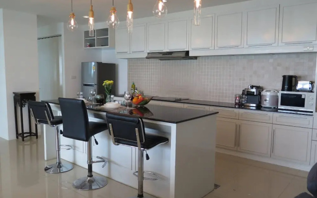 6-18 - Penthouse 3 Bedrooms Walking To Patong Beach