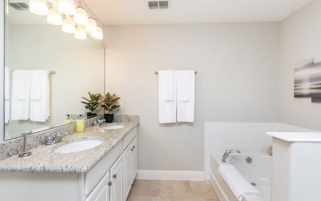 Private Pool/spa, Free Waterpark, Lazy River!