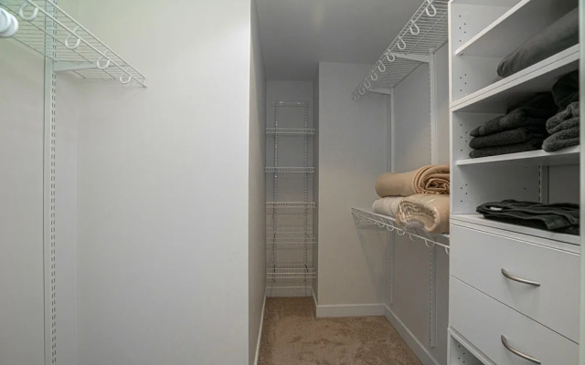 SoBe Belmont St Apartments