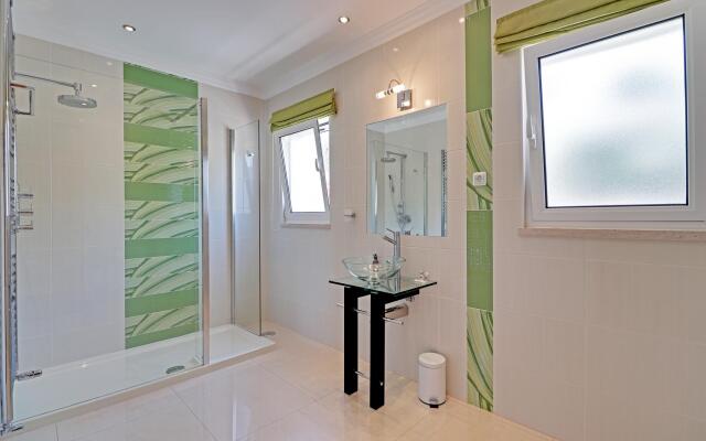 Casa do Pomar by Portucasa