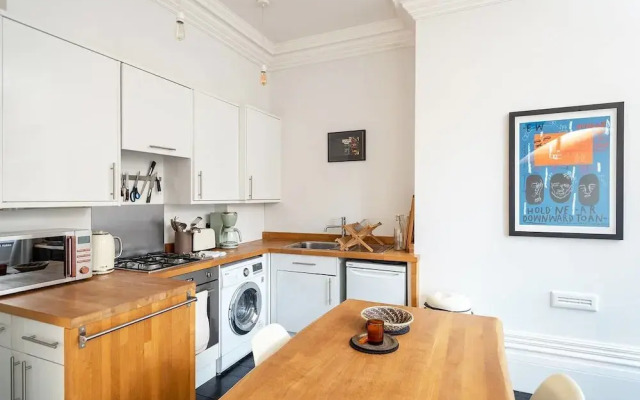 Stylish 1 Bedroom With a Private Garden