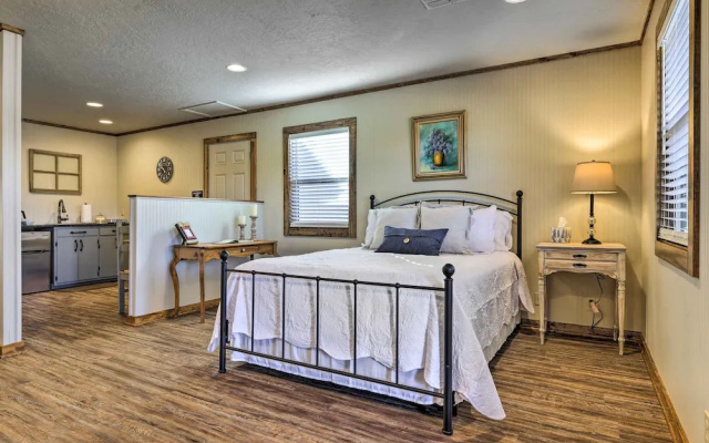 Cozy Fredericksburg Studio Near Wineries!