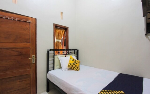 Spot On 2210 Hifana Residence