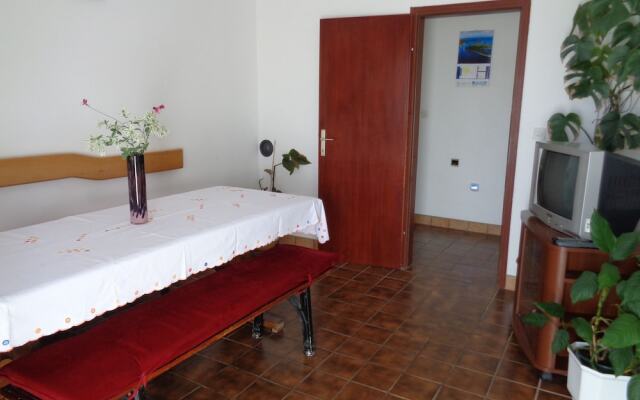 Gorgeous Tone Apartment