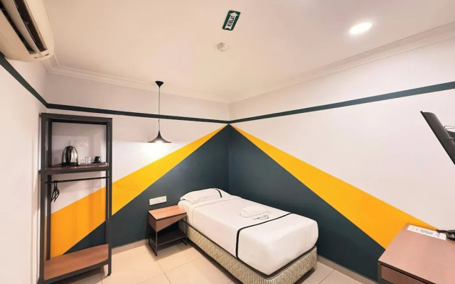 Smile Hotel Serdang South City