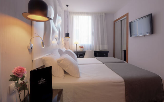 Отель Evenia Rocafort