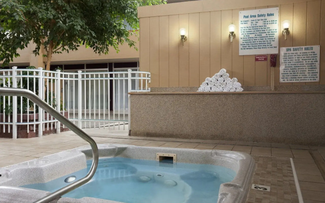 Ramada Plaza Riverside