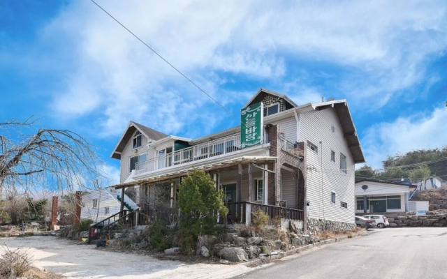 Pocheon Sandeulbaram Pension