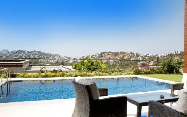 BD497-6 Bedroomed Villa With Pool in Yalikavak