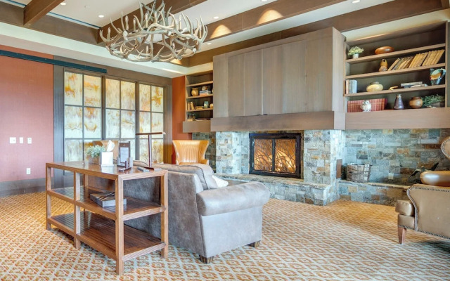 Pet-friendly Cle Elum Condo - Hike, Ski & Relax!