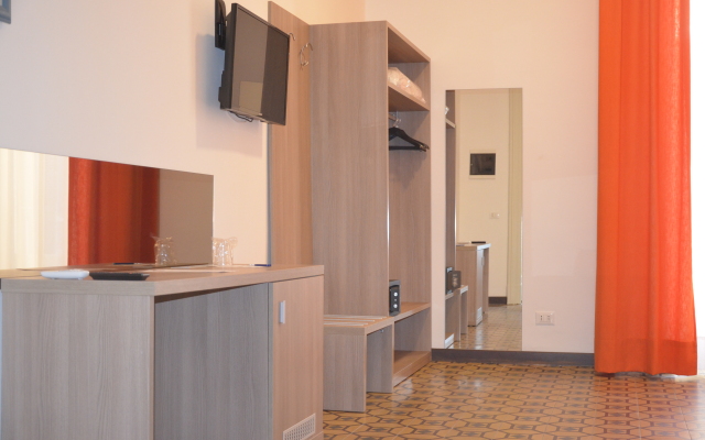 Moonlight Hotel & Suites