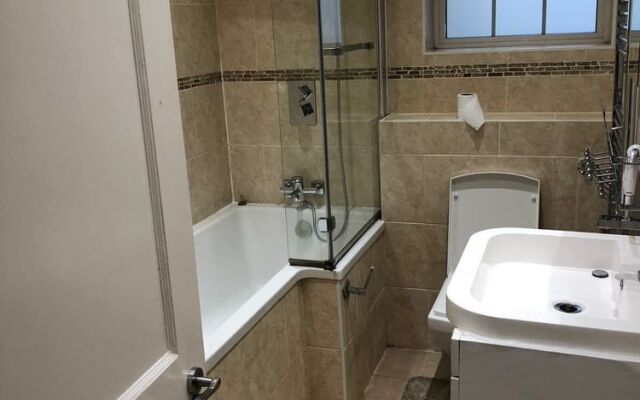 Seymour Place Apartment